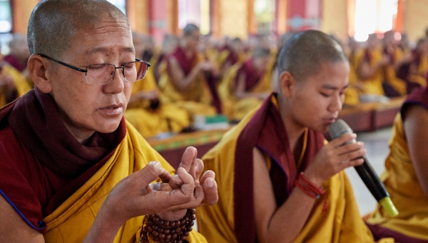 The Six Perfections and the Three Trainings, His Holiness the 17th Karmapa’s Teachings on Gampopa’s Ornament of Precious Liberation